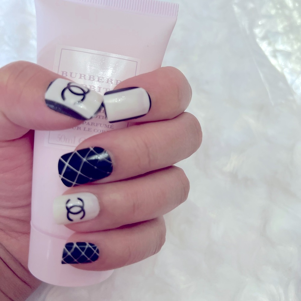 Fashion Nails - Picture 6 of 8